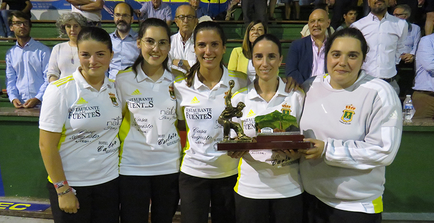 Campoo de Yuso se queda a un solo bolo de ganar la Copa Cantabria Femenina