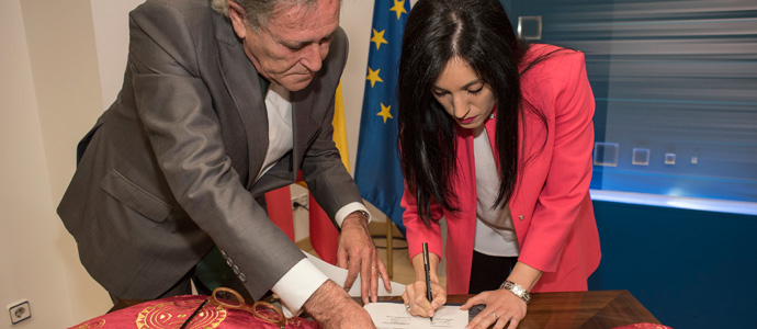 La campurriana Montserrat Garca toma posesin de su cargo