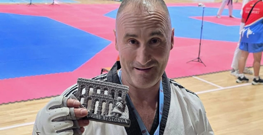 El campurriano Marino Rold�n, del Mundial de Tokio al oro en Segovia junto a sus hijos 