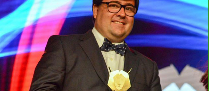 El campurriano Richard Zubelzu recibi tres estatuillas en los Premios Latino 2018