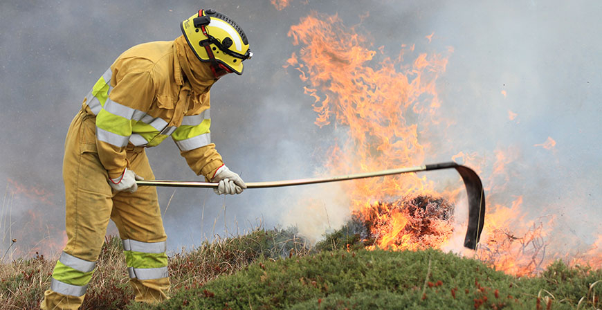 Cantabria destina 220.000 euros para que los ayuntamientos elaboren gu�as de actuaci�n frente a incendios forestales