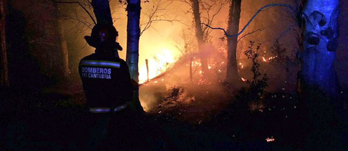 Cantabria estima en casi 10.000 las hectreas arrasadas en lo incendios de diciembre