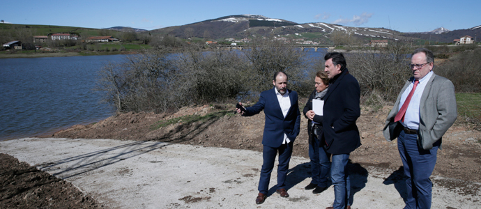 Cantabria estudia la posibilidad de construir un campo de regatas en el Pantano del Ebro