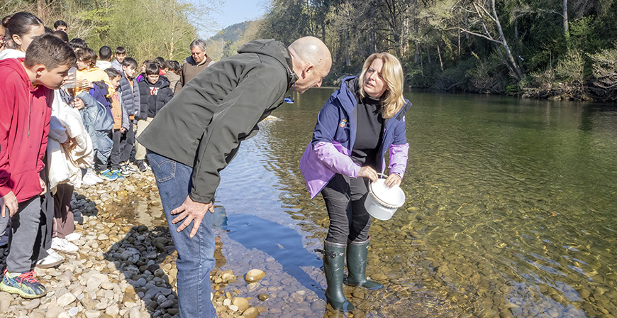 Cantabria impulsa la repoblaci�n de sus r�os con m�s de 23.000 huevas de trucha
