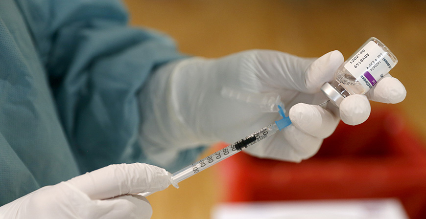 Cantabria suspende la vacunacin con AstraZeneca en menores de 60 aos