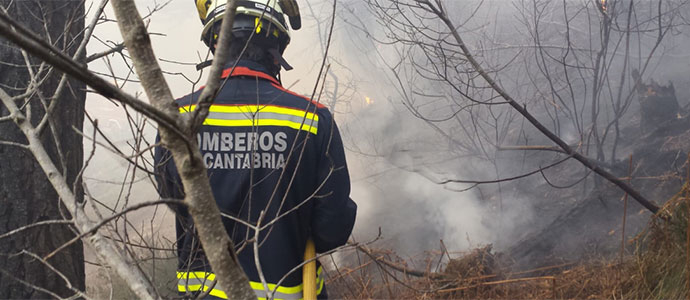 Cantabria tiene 17 incendios activos y se mantiene el operativo de 760 efectivos