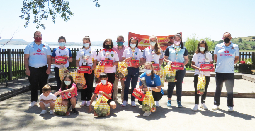 Carla Gmez e Ins Revuelta ganan el Concurso de Bolos Ayuntamiento Campoo de Yuso en categora cadete y escolar