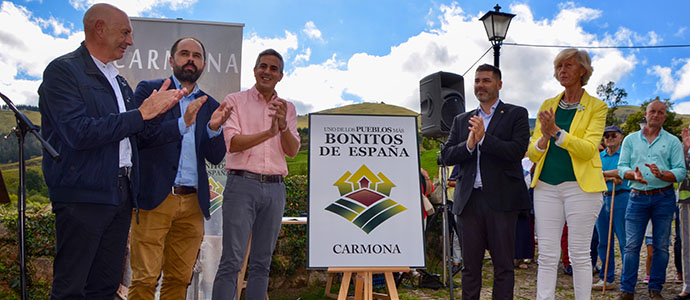 Carmona recibe su galardn como 'Pueblo ms bonito de Espaa'