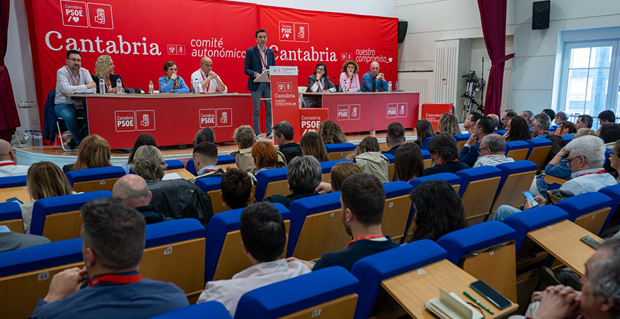 Casares reivindica al PSOE como �nica alternativa a un PP 