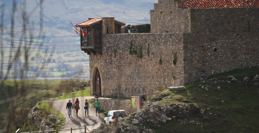El Castillo de Argeso celebra los 20 aos de la mejora de sus accesos