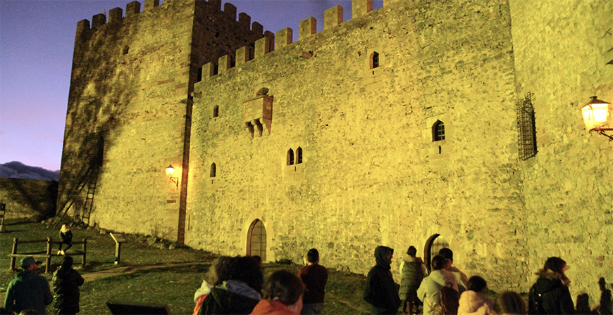 El castillo de Argueso se ilumina para visibilizar el Sndrome Phelan-Mcdermid