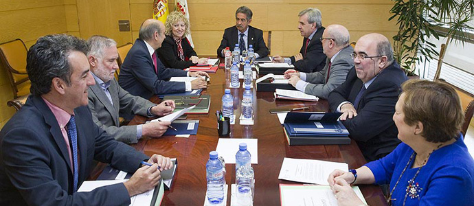 Los centros educativos gestionarn las ayudas para la compra de libros de texto y material escolar  