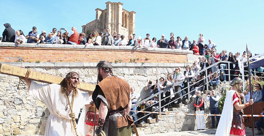 Cerca de 700 actores han participado en la representacin de la Pasin Viviente de Castro Urdiales 