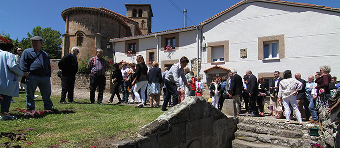 Cervatos presume de la escultura donada por Sidenor Forgings & Castings