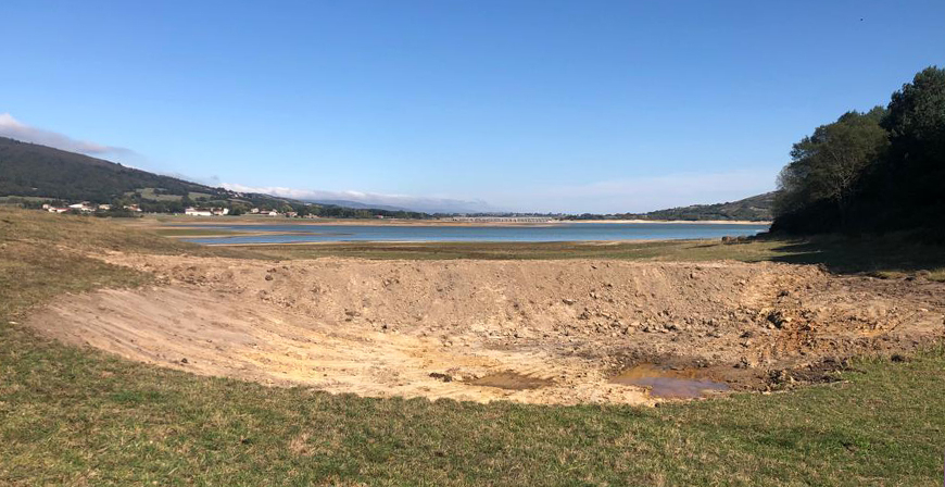 Una charca polivalente y una isla flotante, las nuevas infraestructuras para fomentar la biodiversidad en el Embalse del Ebro
