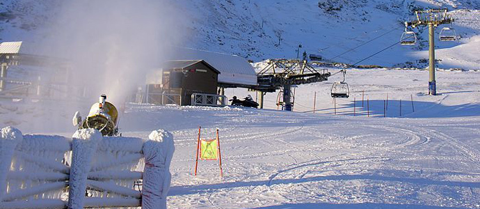 La CHE da luz verde a la captacin de agua para fabricar nieve artificial en  Alto Campoo