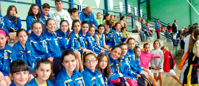 Las chicas de Enmedio participan en el III Torneo de la Montaa Palentina