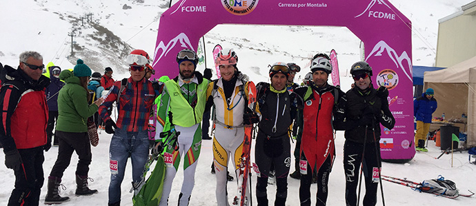 Cinco esquiadores vencen al mal tiempo en la Herradura de invierno
