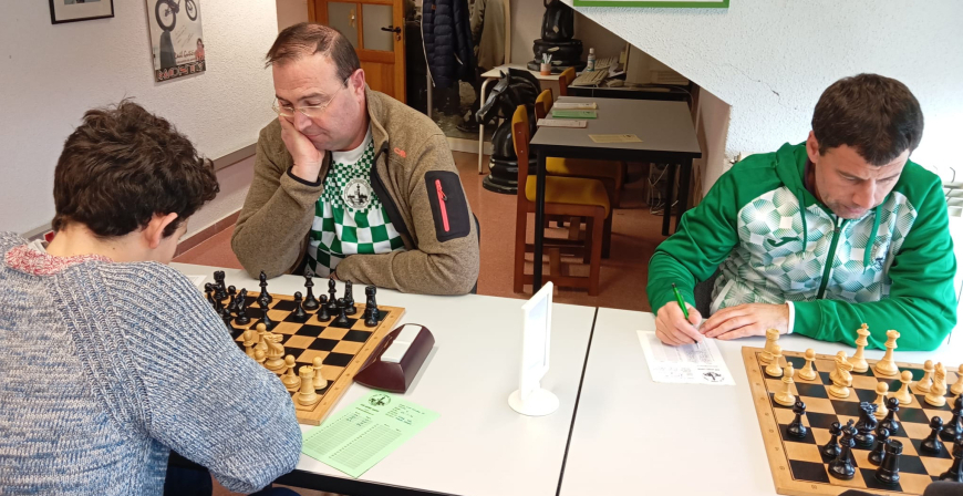 El Club Ajedrez Campoo cierra la primera vuelta como l�der en Segunda Divisi�n