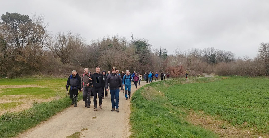 El Club de montaa Pico Cordel visita la Rioja Alavesa