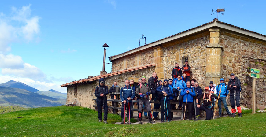 El club Pico Cordel repite ruta por Saja