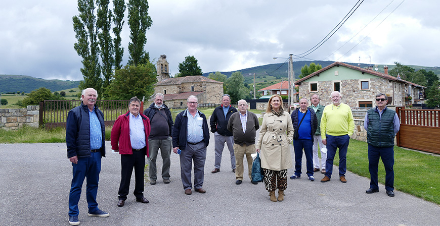 La cofrada gastronmica 'Los Compango' visita Campoo de Yuso
