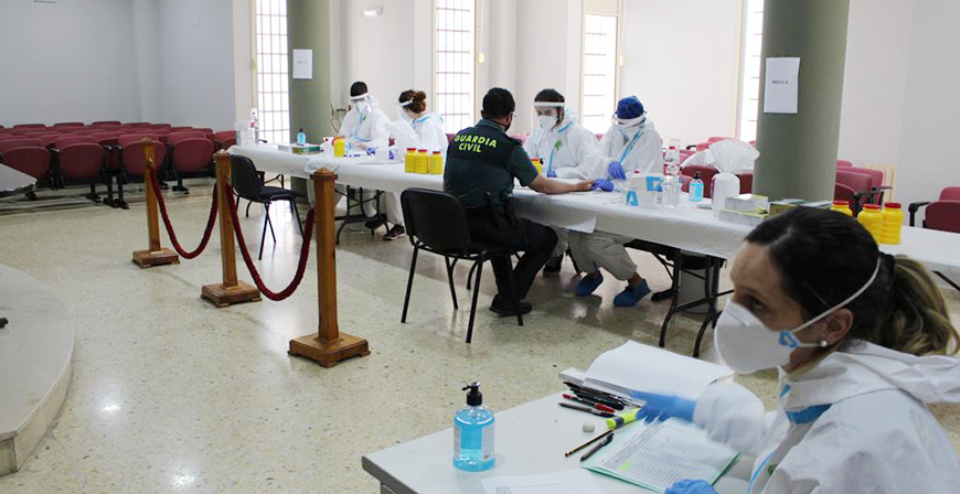 Los Colegios de Mdicos y Enfermera realizan 1.100 test rpidos a agentes de la Guardia Civil