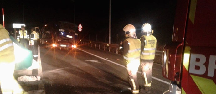 Colisionan dos coches y uno vuelca en la A-67, a la altura de Santiurde de Reinosa