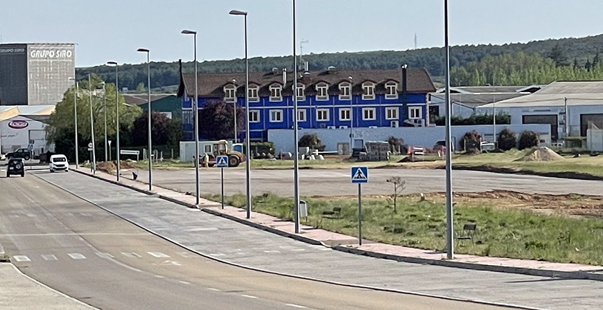 Comienza la construccin del Centro de Transportes en el polgono industrial de Aguilar