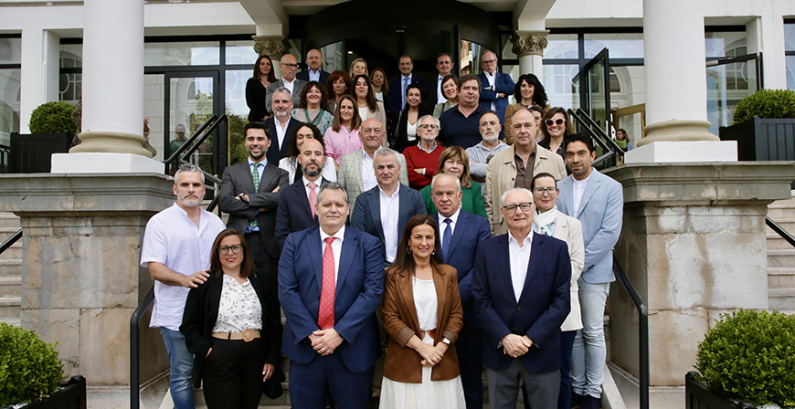 Comienza el programa 'Rutas Culturales Senior Cantabria' con 200 destinos y 11.820 plazas para personas mayores de 55 a�os