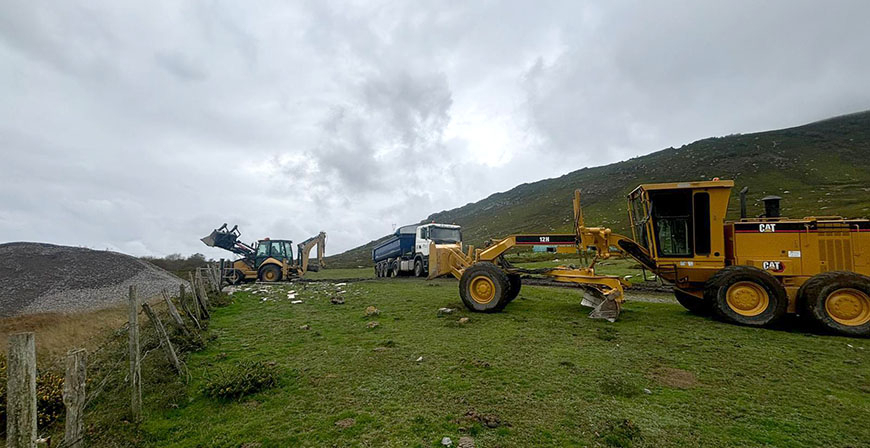 Comienza la reparacin de la pista entre el Collado de Somahoz y Cuenca Bucer