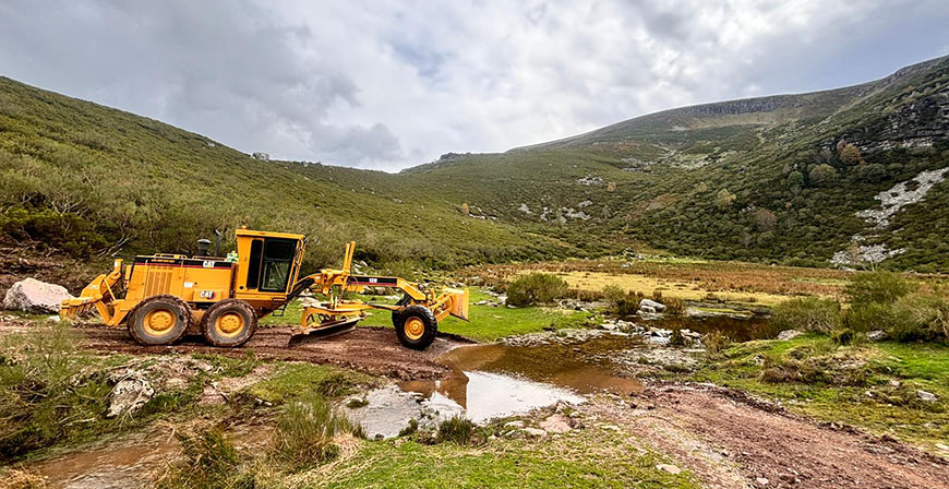 Comienza la reparacin de la pista entre el Collado de Somahoz y Cuenca Bucer
