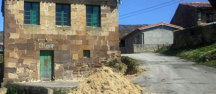 Comienzan las obras de mejora de la antigua escuela de Alln del Hoyo