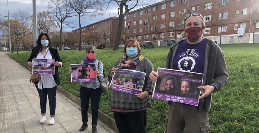 La Comisin 8 de Marzo y FAPA lanzan la campaa 'Por un juguete no sexista'