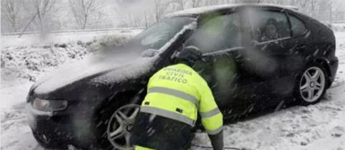 Cmo poner las cadenas para la nieve en los neumticos del coche