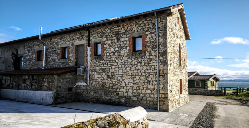 Concluyen las obras de rehabilitaci�n del futuro albergue municipal de Campoo de Yuso