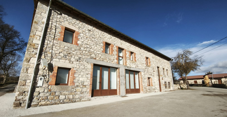 Concluyen las obras de rehabilitaci�n del futuro albergue municipal de Campoo de Yuso