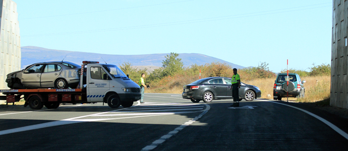 Un conductor resulta herido al precipitarse desde el viaducto de Pozazal