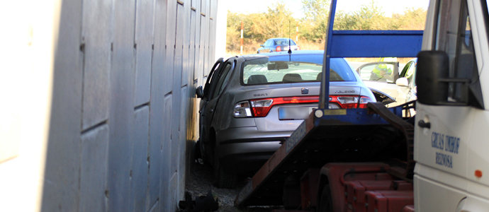 Un conductor resulta herido al precipitarse desde el viaducto de Pozazal
