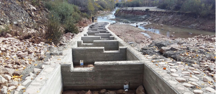 La Confederacin construye una nueva escala para peces en el Hjar