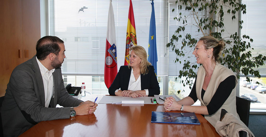 La consejera de Alimentacin se rene con la Asociacin Empresarial de Hostelera de Cantabria para promocionar los productos autctonos 