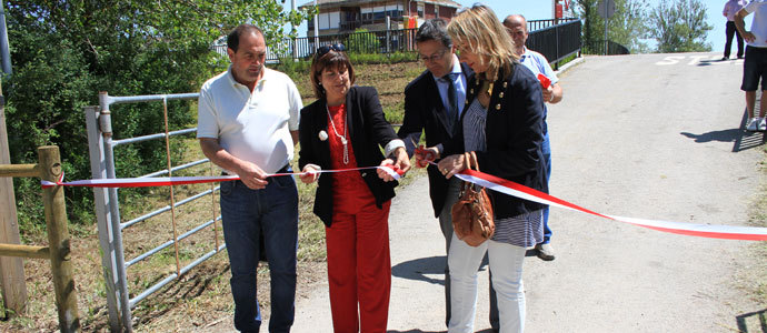 La consejera de Desarrollo Rural inaugura la mejora del camino 'Botellas'