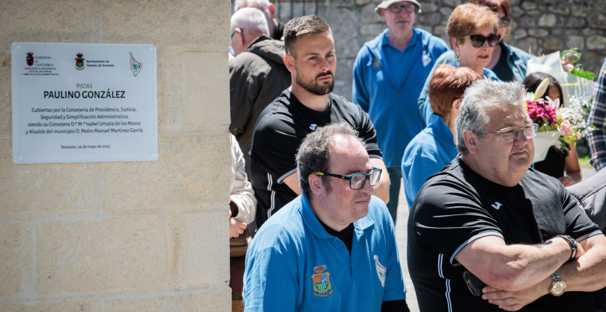La consejera de Presidencia inaugura la cubierta de las pistas de petanca de Nestares