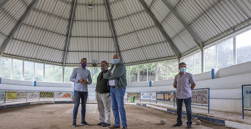 La Consejera de Deporte invertir cerca de 50.000 euros en la mejora y acondicionamiento de la bolera de Pesquera