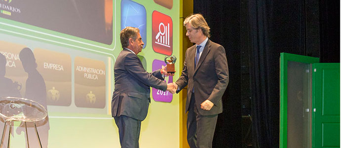 La Consejera de Presidencia recibe el Premio Solidario de la ONCE en Cantabria