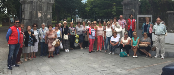 Cruz Roja Reinosa organiz una excursin a la Ferrera de Cades y Colombres