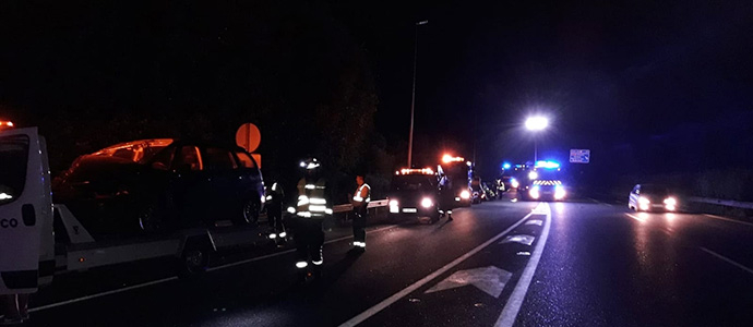 Cuatro heridos en un accidente en el que se han visto implicados ocho vehculos en una colisin mltiple