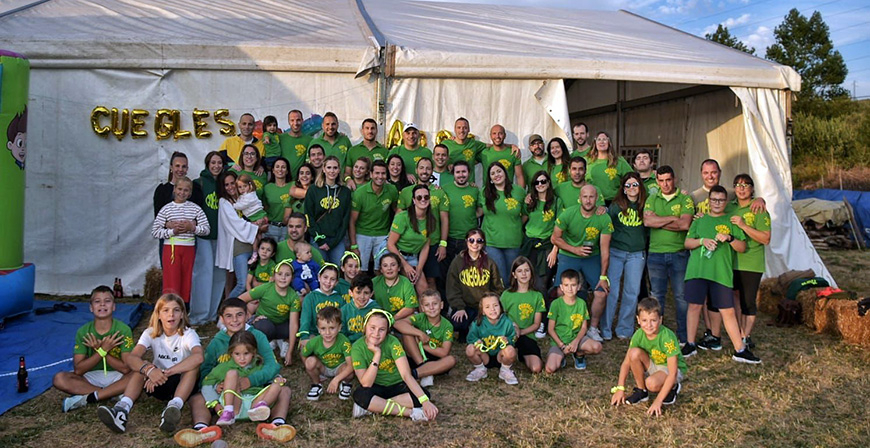Los Cuegles celebran 25 aos de amistad