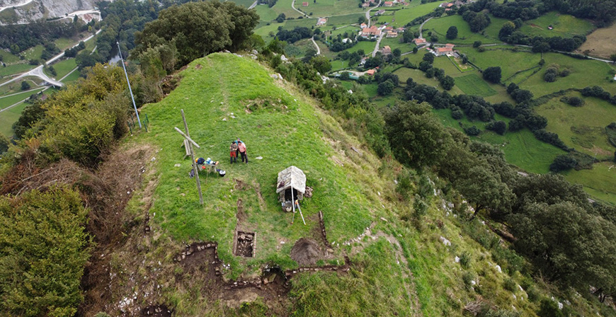Cultura presenta los primeros hallazgos cientficos de la investigacin realizada en los vestigios del castillo medieval de Puente Viesgo