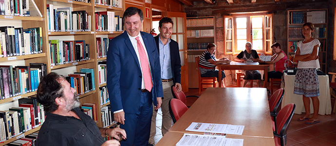 Cultura seguir dotando de contenido a la Casa de Cultura de Valdeprado del Ro y estudiar la reforma de la pista polideportiva 